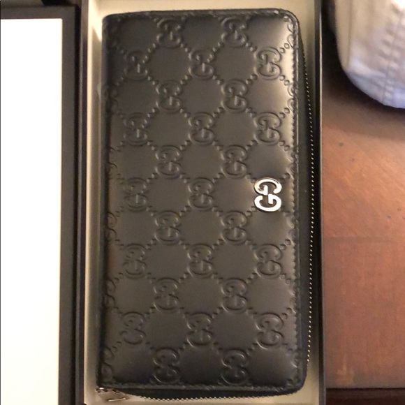 Gucci small back pack and wallet - Picture 4 of 11